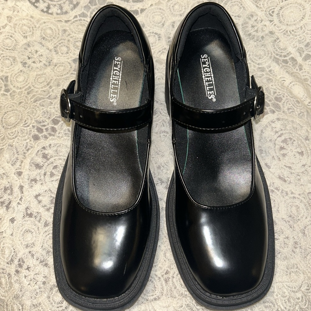 Seychelles Black Patent Mary Jane Platform Heels - Picture 3 of 6